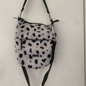 Sherpäni Crossbody Bag